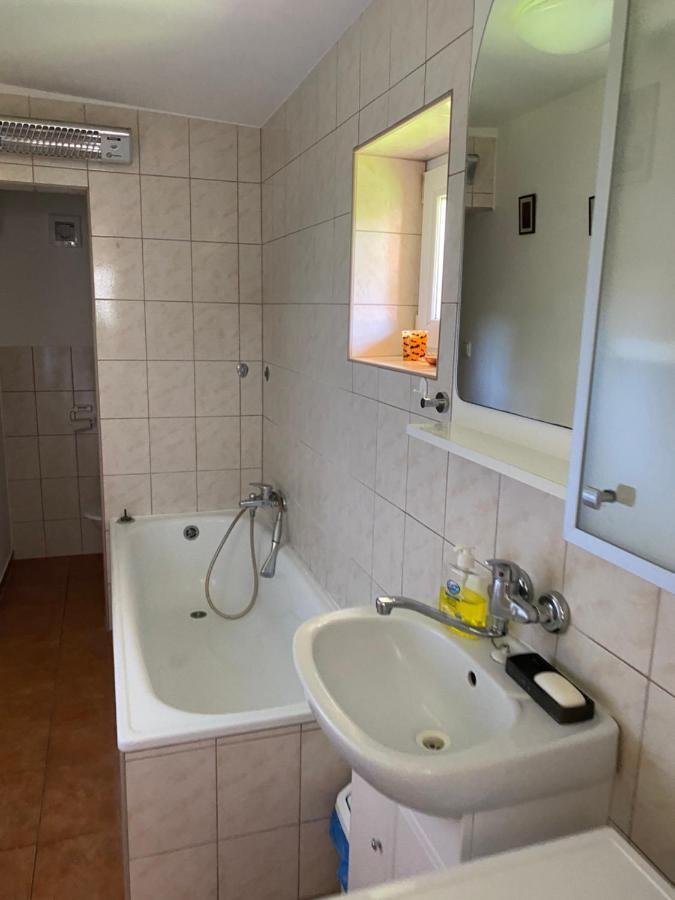 Vityesz Vendeghaz ** Apartment Chl'aba ภายนอก รูปภาพ