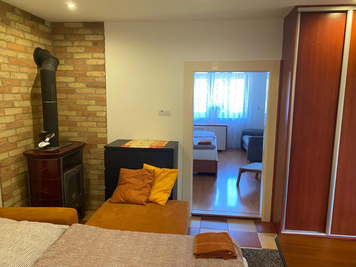 Vityesz Vendeghaz ** Apartment Chl'aba ภายนอก รูปภาพ