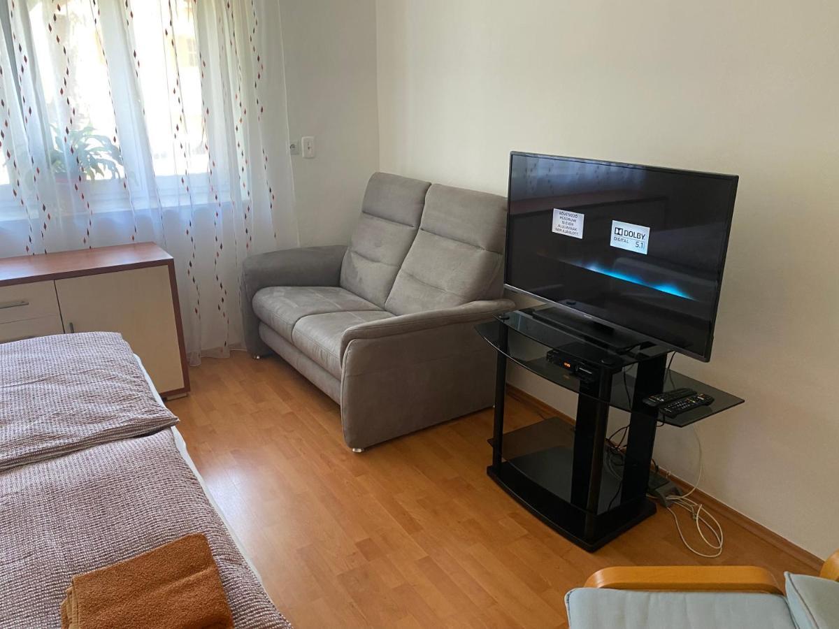 Vityesz Vendeghaz ** Apartment Chl'aba ภายนอก รูปภาพ
